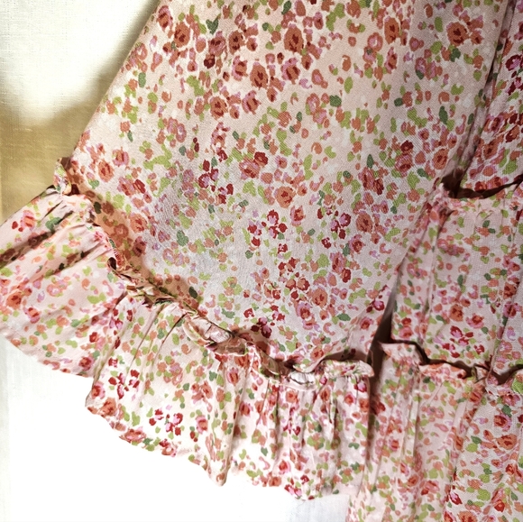 3/$20 Floral & Ivy PXL Tiered Floral Top - Picture 8 of 9